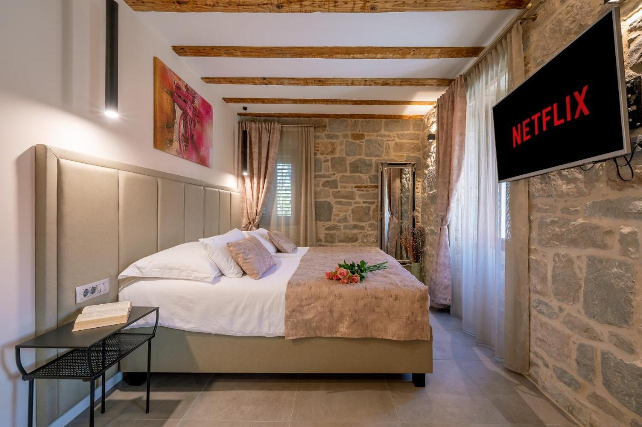Old Spalatrum Luxury Rooms สปลิท ภายนอก รูปภาพ