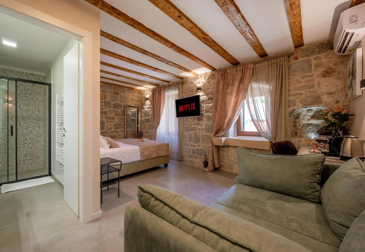Old Spalatrum Luxury Rooms สปลิท ภายนอก รูปภาพ