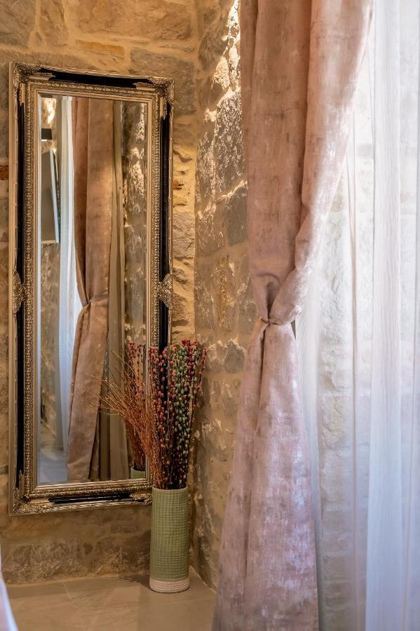 Old Spalatrum Luxury Rooms สปลิท ภายนอก รูปภาพ