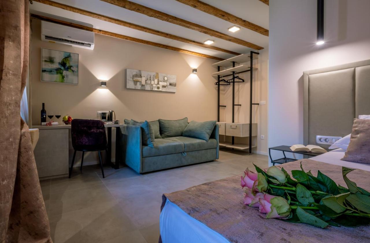 Old Spalatrum Luxury Rooms สปลิท ภายนอก รูปภาพ