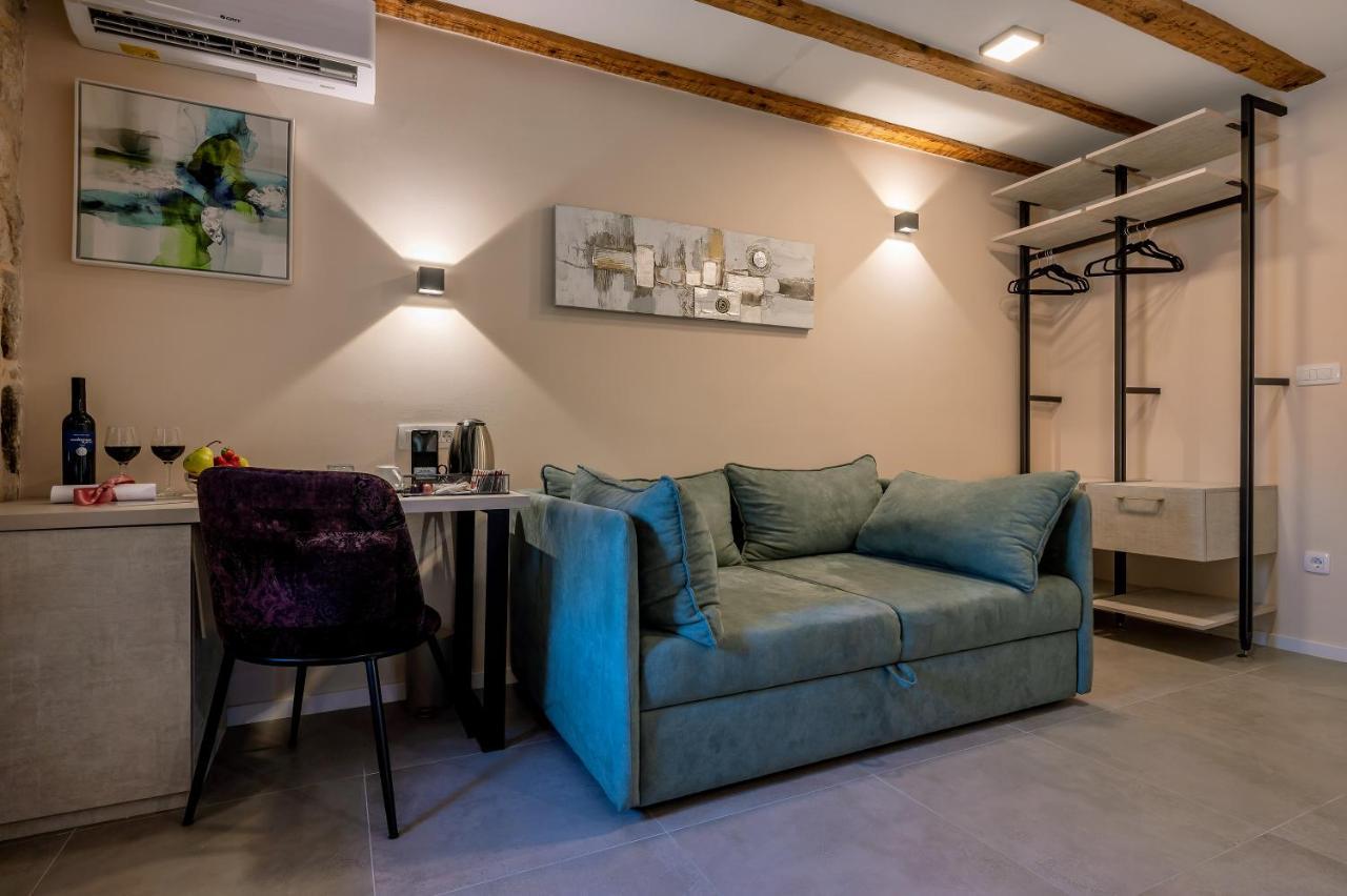 Old Spalatrum Luxury Rooms สปลิท ภายนอก รูปภาพ